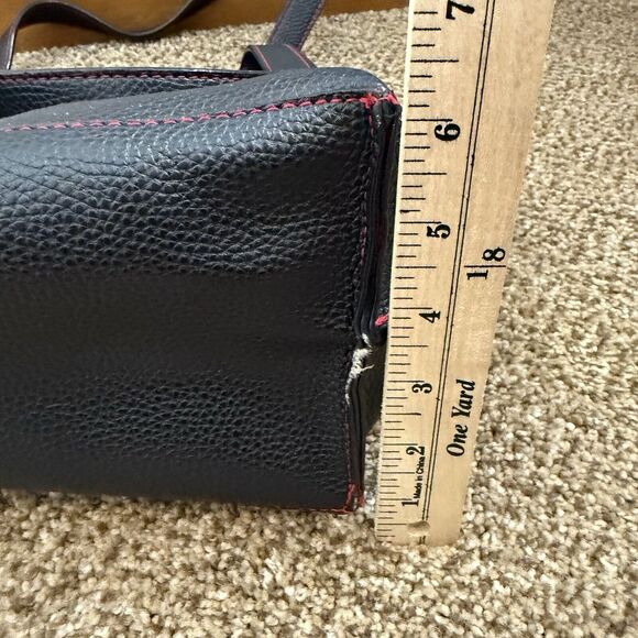 Tutilo New York 2 Piece Tote & Wristlet Purse Black Faux Leather Red Cutwork - Picture 13 of 13